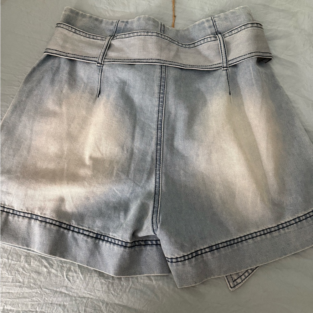 Easel Women's Light Gray Tie-Waist Denim Shorts - Picture 2 of 4